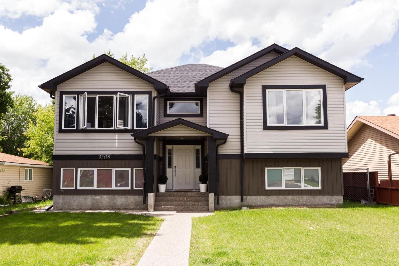 Executive Home - Long Stays Welcome - Garage Parking - Free Wifi & Netflix Edmonton Esterno foto